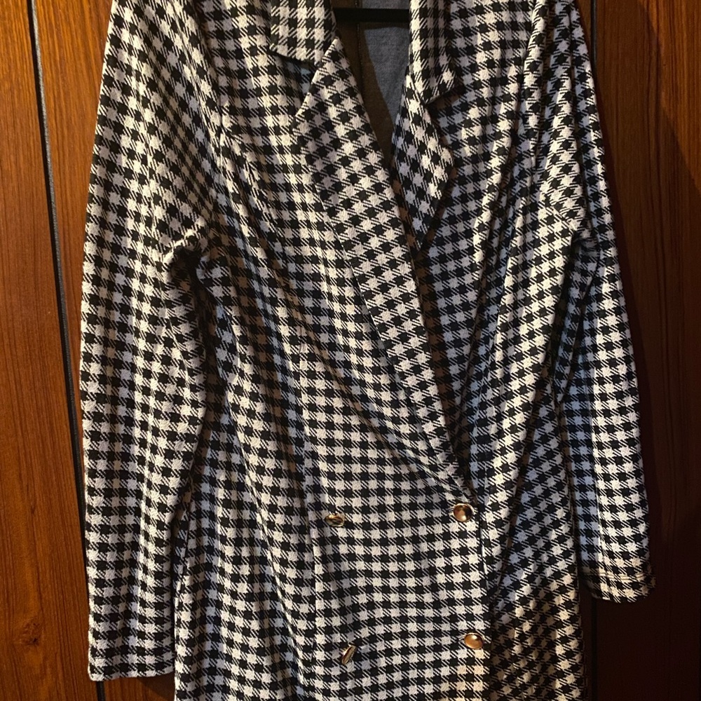 ASOS Design, Tall Jersey longline blazer in mono dogtooth design. Sz. 16
